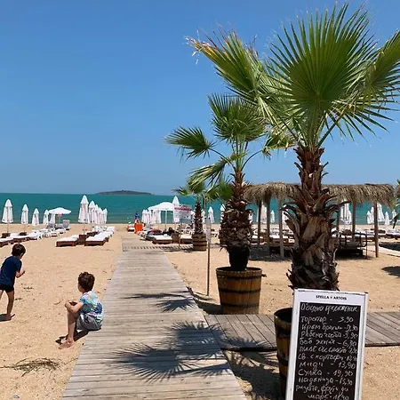 Apartment At St. Nicholas Complex-igora