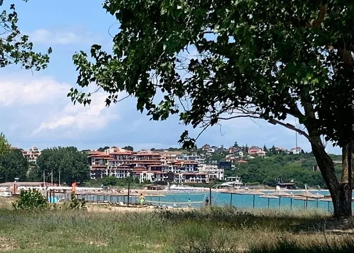 Апартамент At St. Nicholas Complex-igora