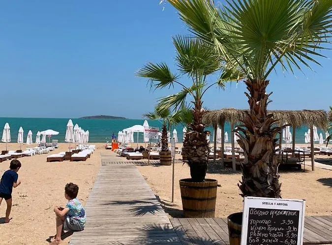 Апартамент At St. Nicholas Complex-igora